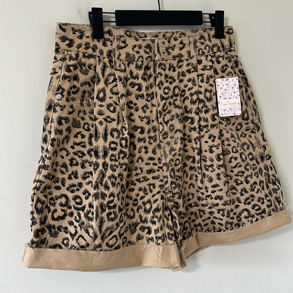 NEW Free People Dogtown Cheetah High Rise Baggy Relaxed Denim Shorts Size 30 - Picture 3 of 10